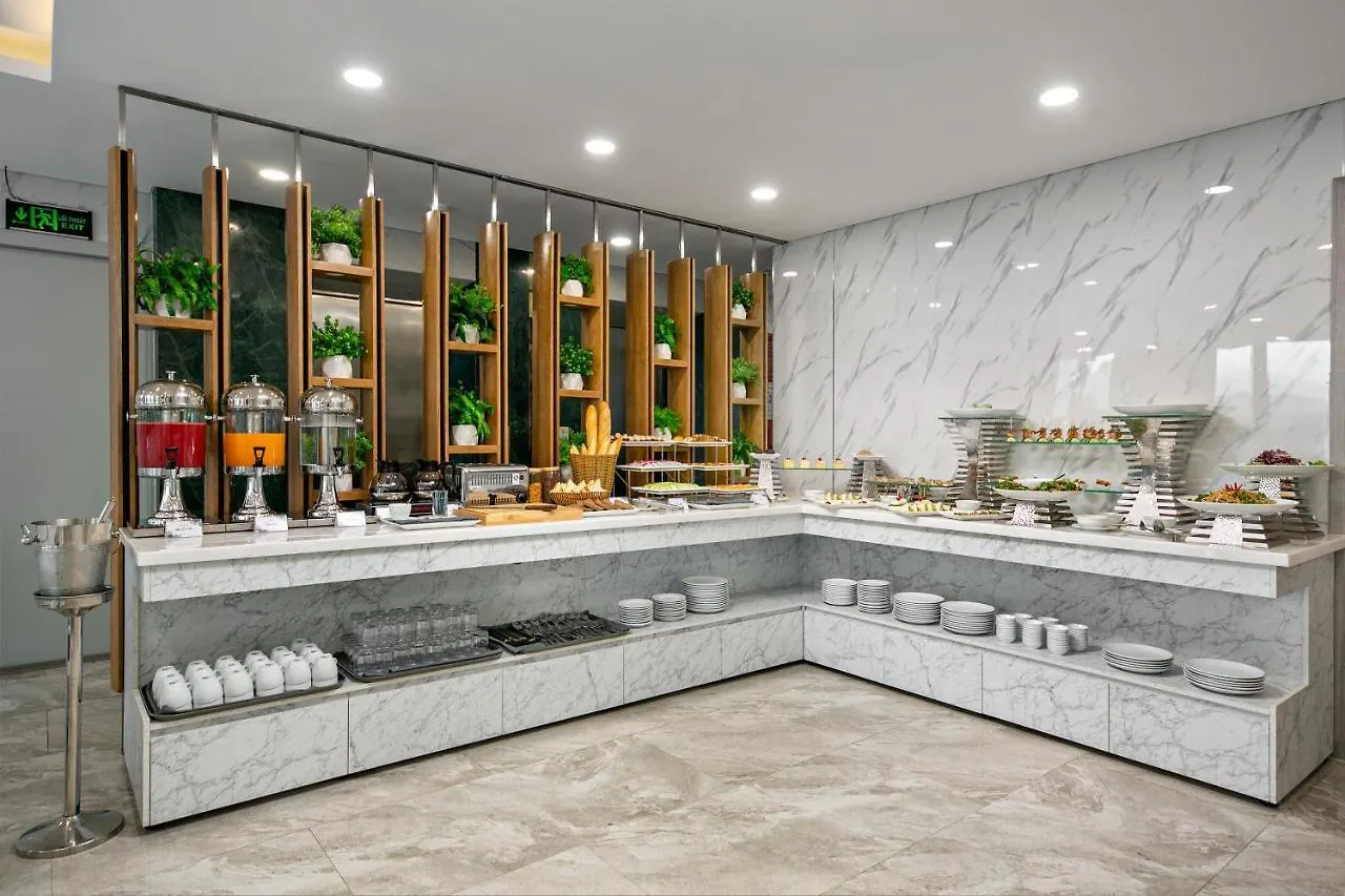Calix Hotel Da Nang Beach