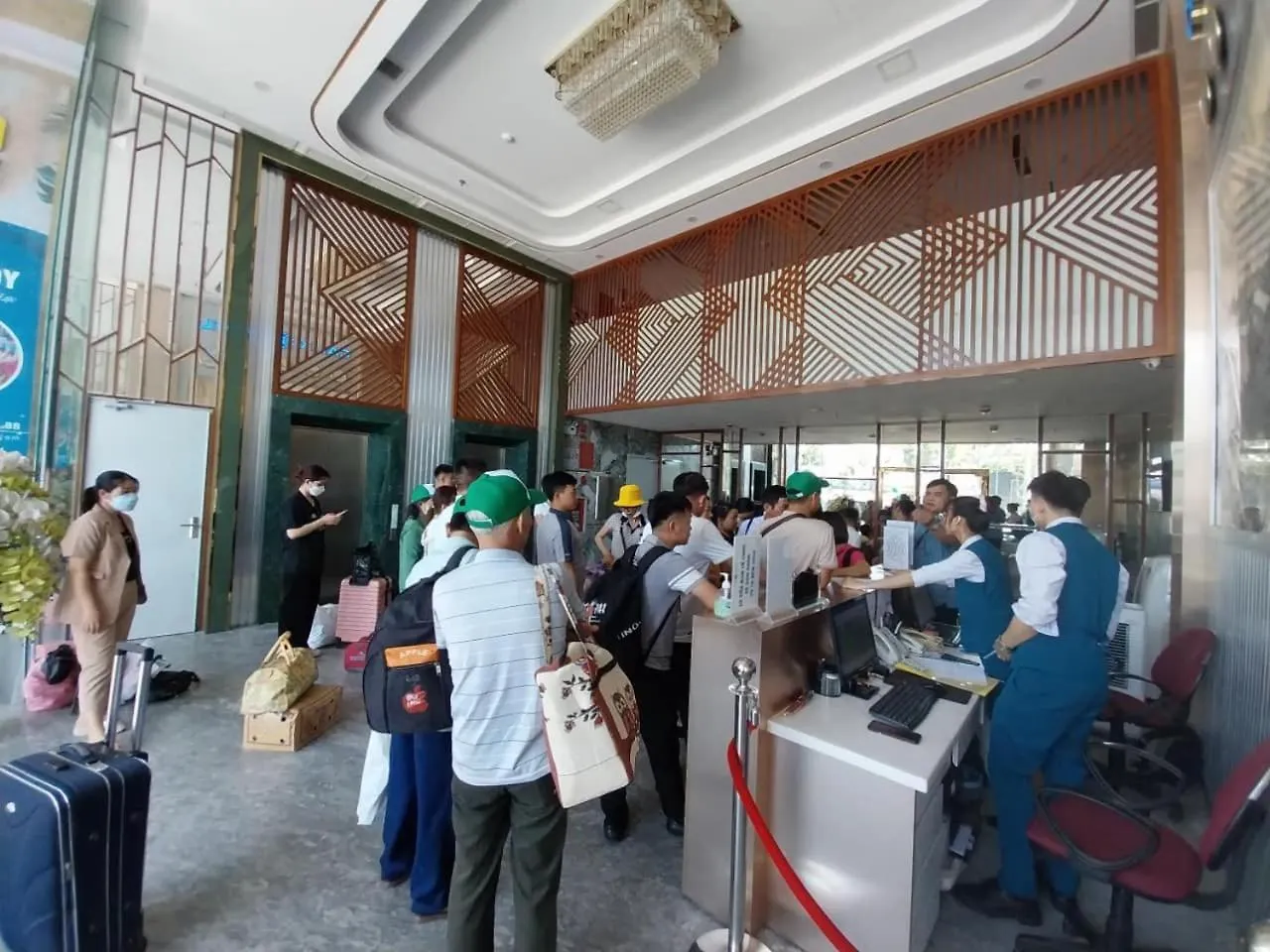 Calix Hotel Da Nang Beach 4*,  Vietnam